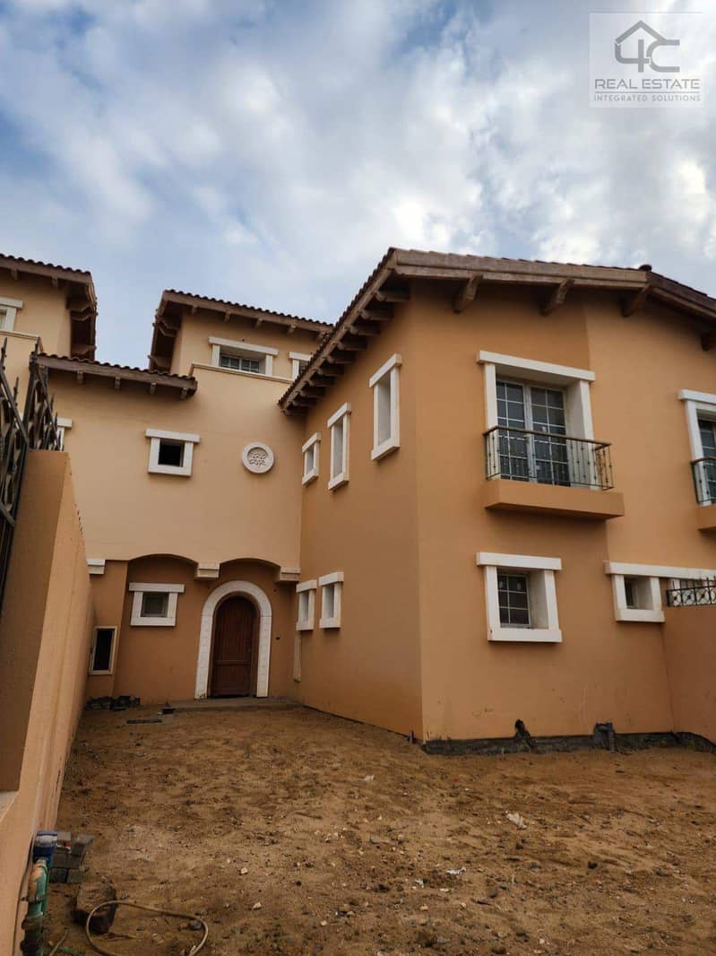 Twin house 274m For sale with installments in hyde park Fifth Settlement , a special price and very Prime location 3