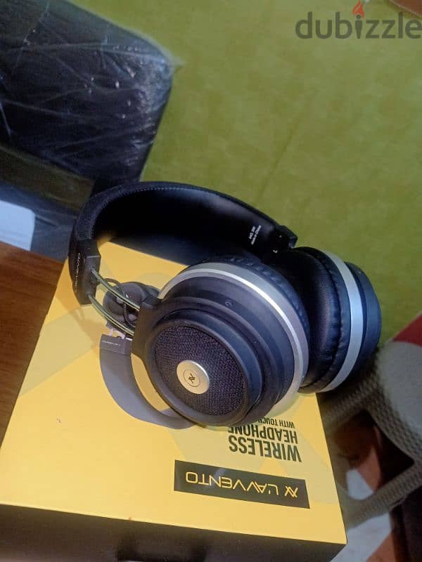 lavvento HB15b headphone 1