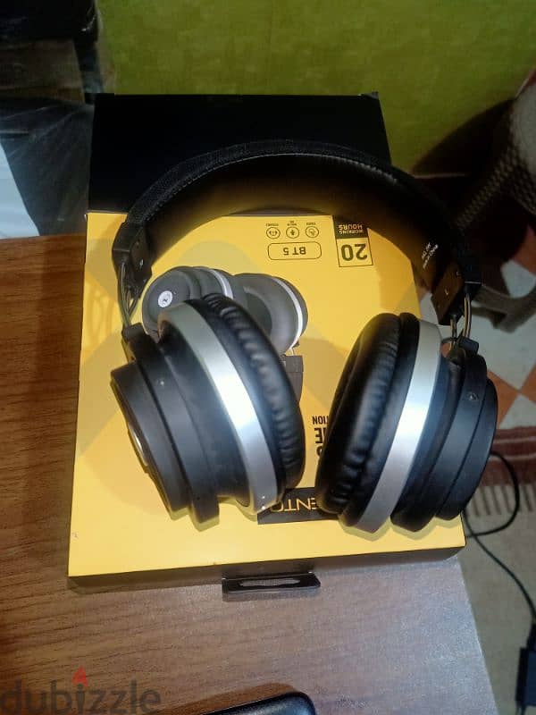 lavvento HB15b headphone 2