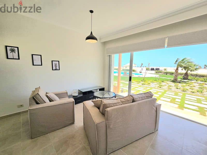 Somabreeze Sea Front & Pool View Apartment 4