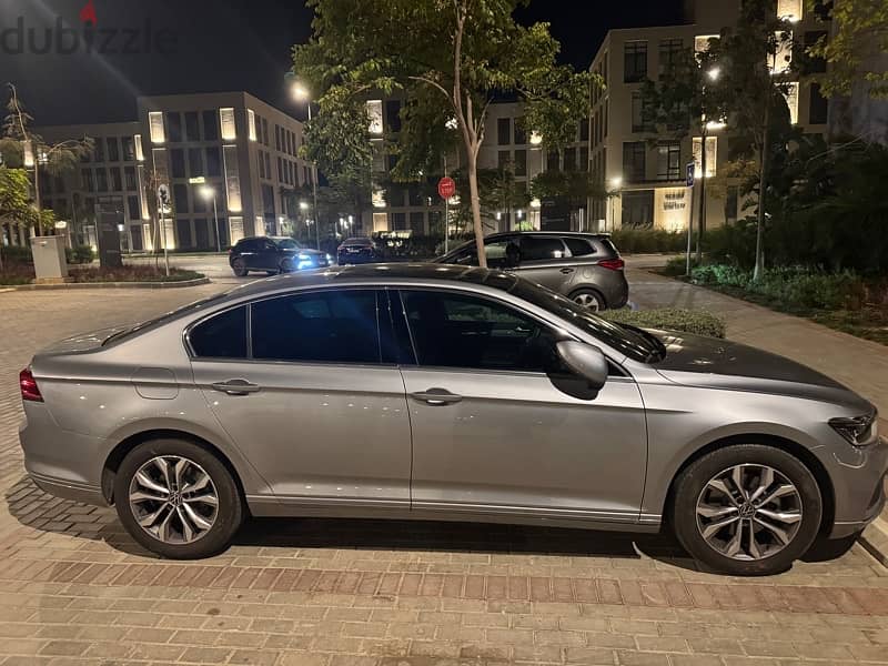 Volkswagen Passat 2022 Comfort Line - 4,450KM Only - Smoked Silver 8