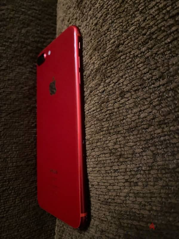 iPhone 8 Plus in very good condition product (red ) with box 2