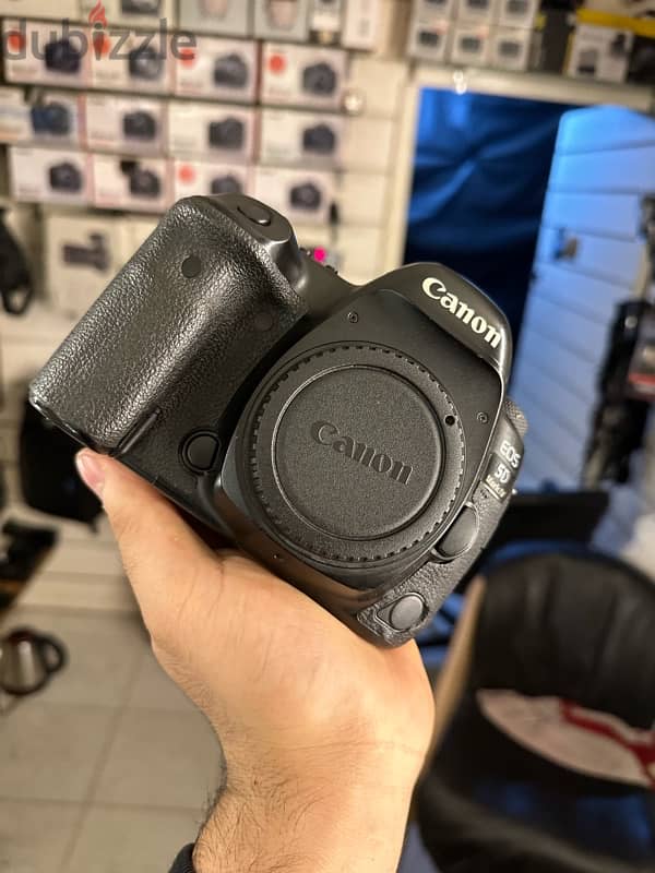 canon 5D mark iv 3