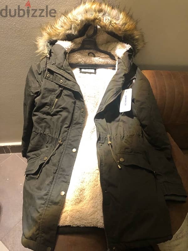 new lc Waikiki very heavy jacket all fur inside size 38 m/L 1