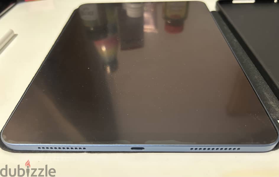 iPad Air (5th Generation) Wi-Fi + Apple Pen + Ipad Cover 3