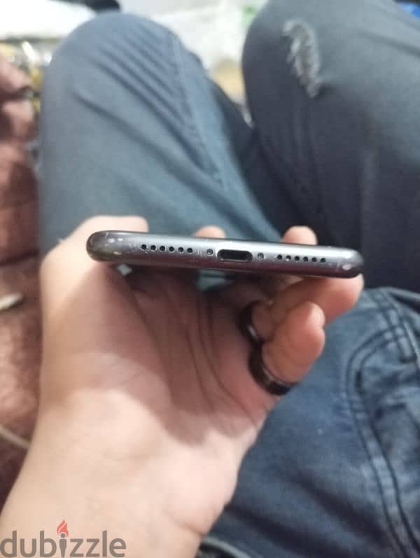 iphone 11 128 like new لقطة يعمل بكفائة 6