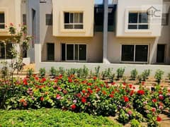 Town house 350m  for sale with down payment and installments, View Landscape in Hyde Park  Fifth Settlement 0