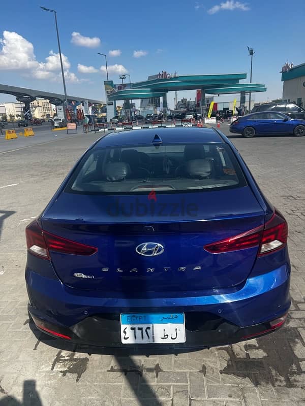 Hyundai Elantra 2019 1