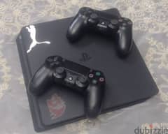 PS4 slim 1T + 2 Controllers 0