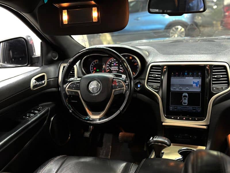 Jeep Grand Cherokee 2015 Laredo 11