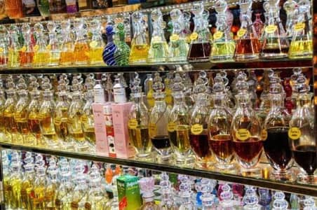 يوجد لدينا perfumes  بدايه من 60 ج