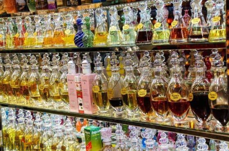 يوجد لدينا perfumes  بدايه من 60 ج 0