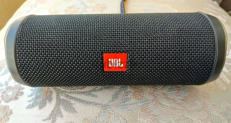 JBL Flip 4 Waterproof Portable Bluetooth Speaker 1