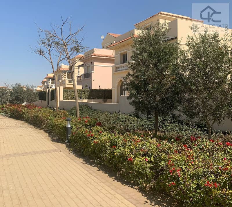 For sale  Ready to move  townhouse, 270 sqm 4 rooms fully finished prime location view landscape at less than the market price 13