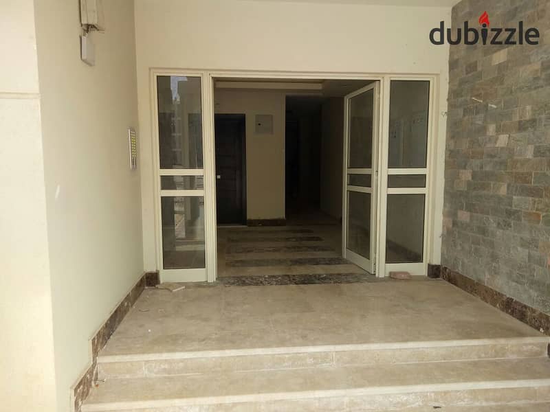 apartment for rent in the address compound , sheikh zayed 5