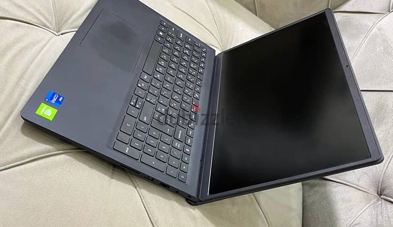 Dell vostro 15  3510   لاب توب Dell الجيل11 1