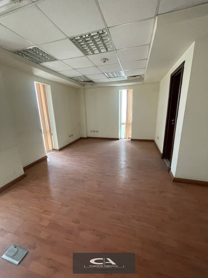 Administrative office for rent, 1250 sqm, finished, with air conditioning, Fifth Settlement 2