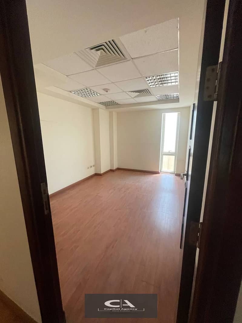 Administrative office for rent, 1250 sqm, finished, with air conditioning, Fifth Settlement 4