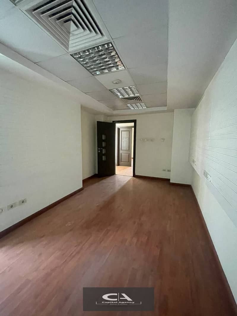 Administrative office for rent, 1250 sqm, finished, with air conditioning, Fifth Settlement 22