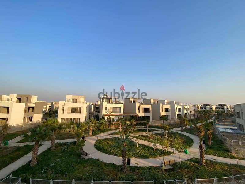 فيلا في    Prime Location The Crown Palm Hills 1