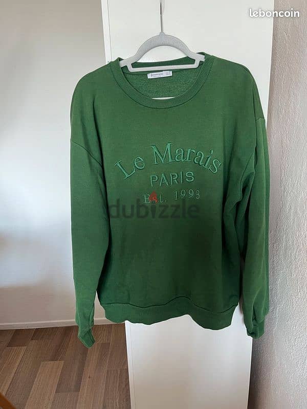 Stradivarius Le Marais Paris sweat in green 1