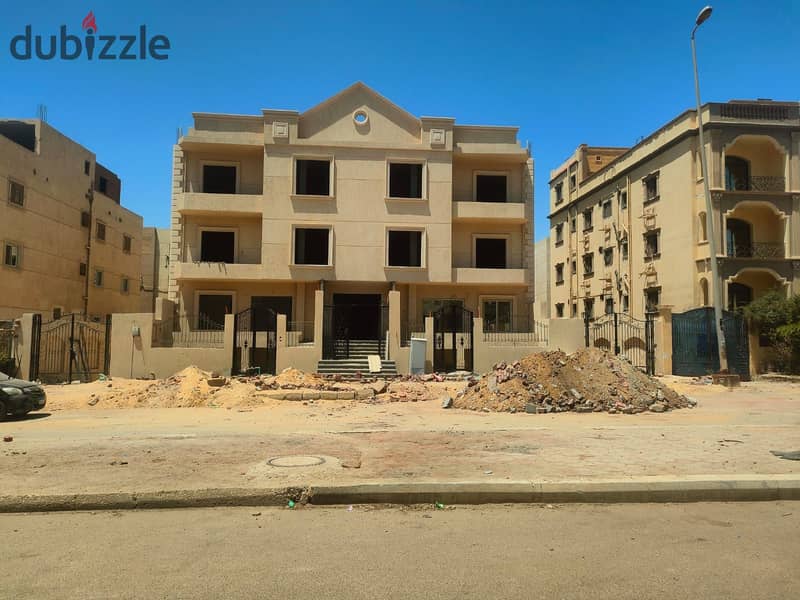 An apartment is available for sale, 240 meters in Sheikh Zayed, Ninth District, close to Dahshur Link and Al Bustan Street, with facilities from the o 4