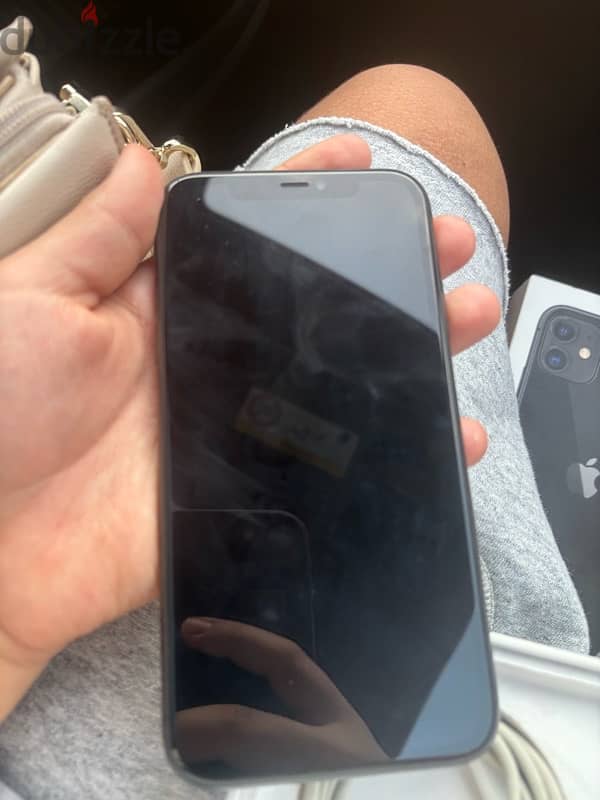 iPhone 11 used black 2