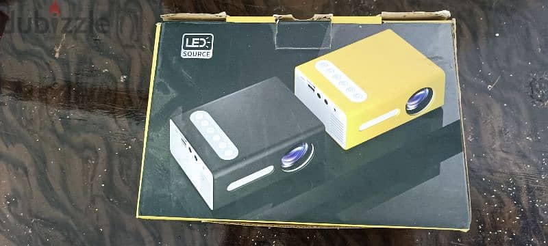 mini projector 2