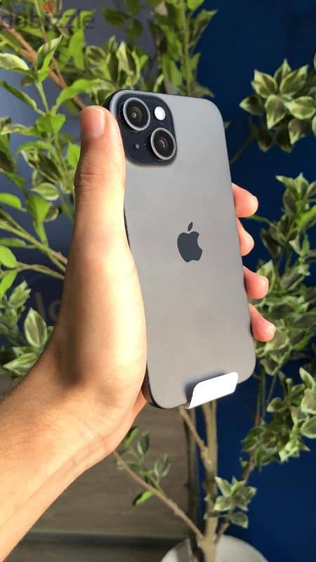 عرض الويك اند iPhone 15 128 GB جديد متبرشم بضمان عام كامل من وكلاء ابل 3