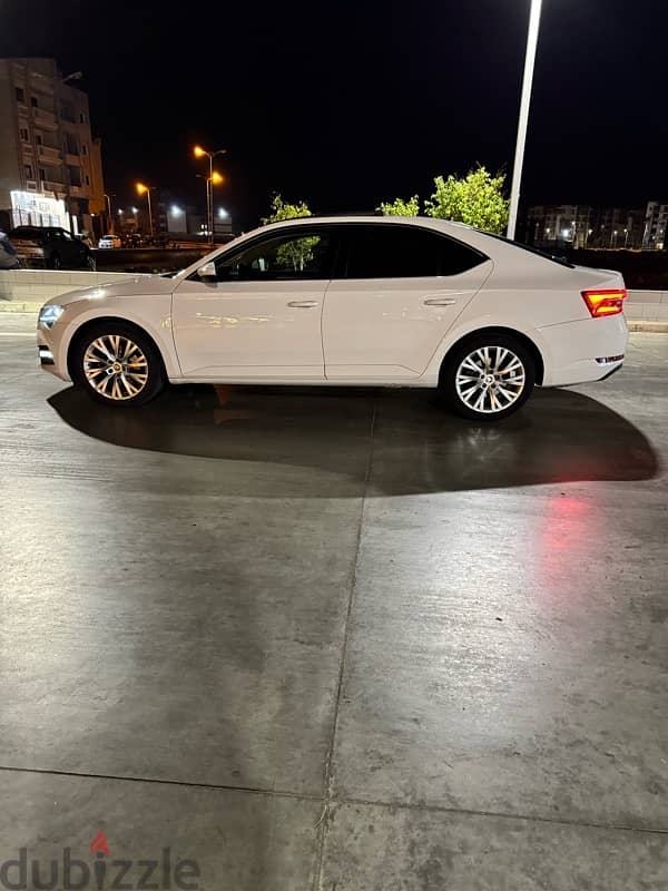 Skoda Superb 2021 1