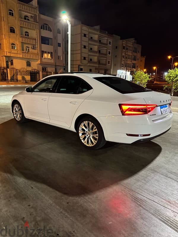 Skoda Superb 2021 4