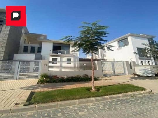 Luxurious villa for sale in the heart of Mostakbal City, next to Madinaty and minutes from the Fifth Settlement, from Madinat Misr Company 2