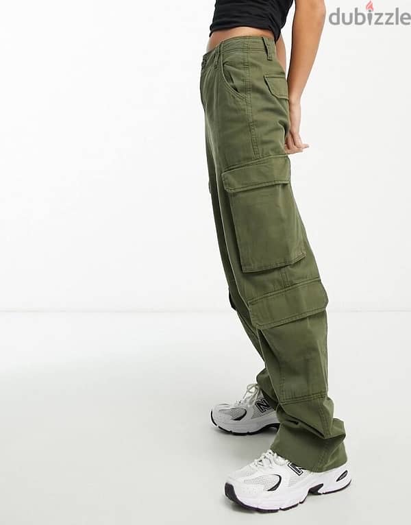 olive bershka cargos 2