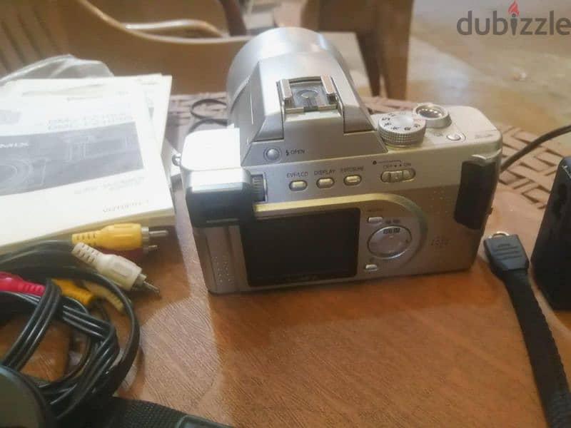 كاميرا رقمية رائعة من نوع PANASONIC LUMIX DMC-FZ10 5