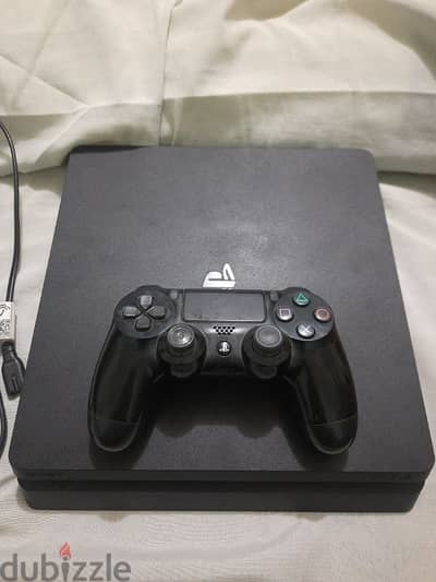 PlayStation 4 slim 500gb مع اكونت مليان العاب