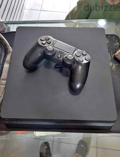 ps4 slim حاله نضيفه