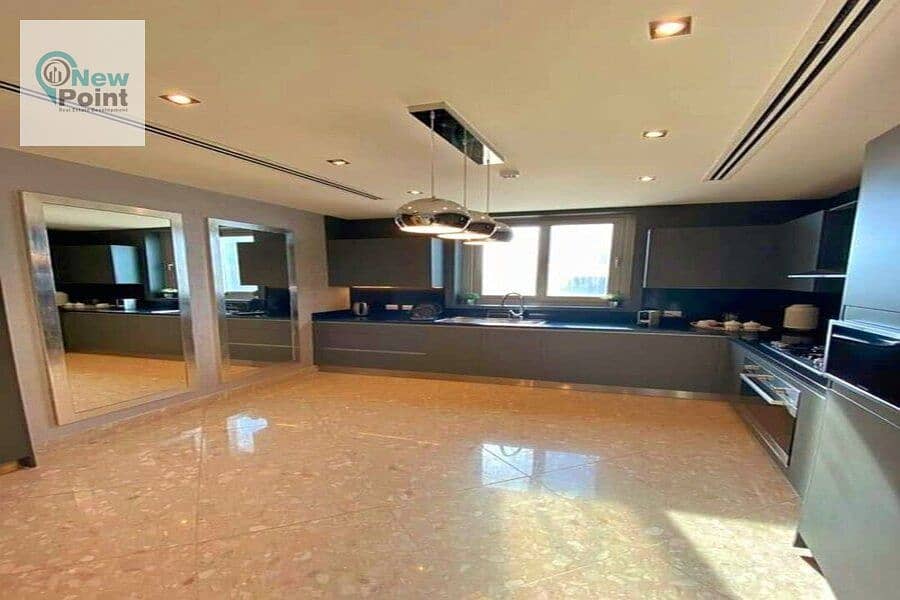 فيلا استلام فوري 7 غرف للبيع بالقرب من الجامعه الامريكية من كمبوند بالم هيلز  Palm Hills Compound 4