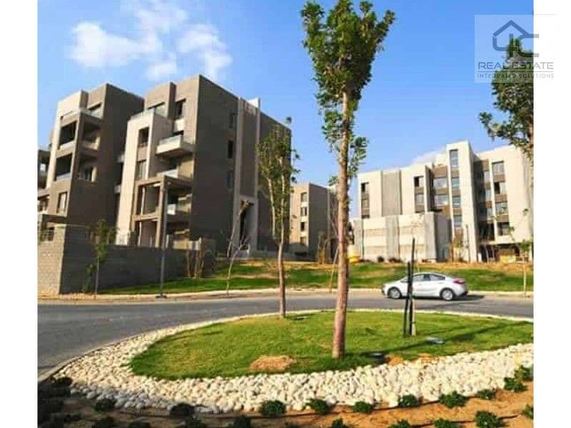 Prime location for a 181 meter corner apartment ready to move fully finished for sale in Palm Hills New Cairo Compound 4