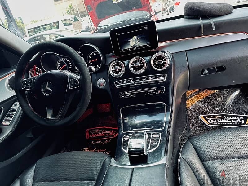 Mercedes-Benz C180 2015 all fabric like new 2