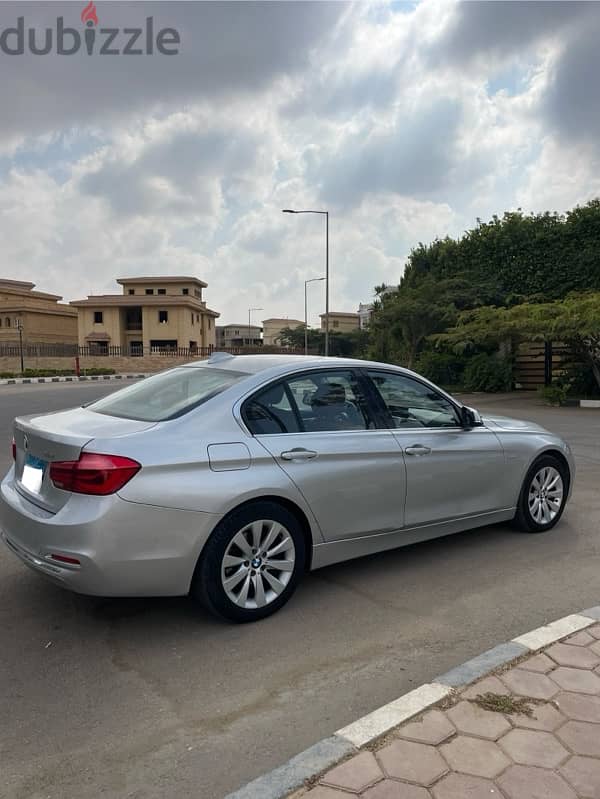 Bmw 318 luxury فابريكة 2