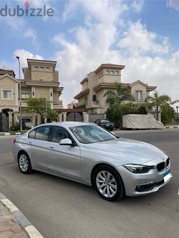 Bmw 318 luxury فابريكة 3