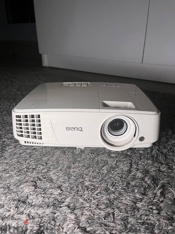 BENQ MS527 DLP Projector 1