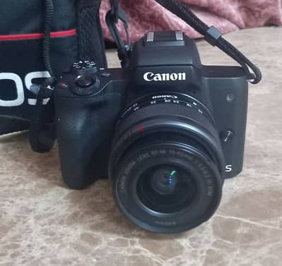 Canon E0S M50