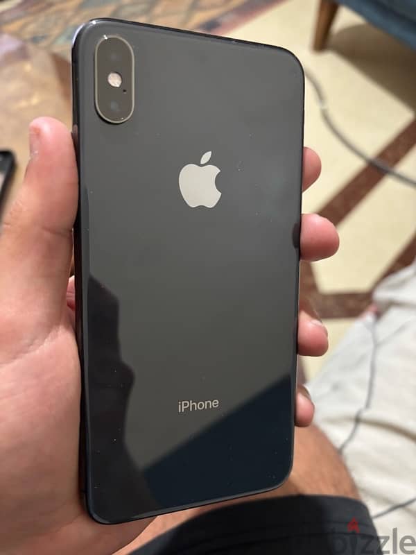 iphone Xs max للبيع حاله ممتازه 1