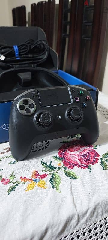 Razer Raiju Ultimate PS4 & PC wireless and wired controller rgb 3