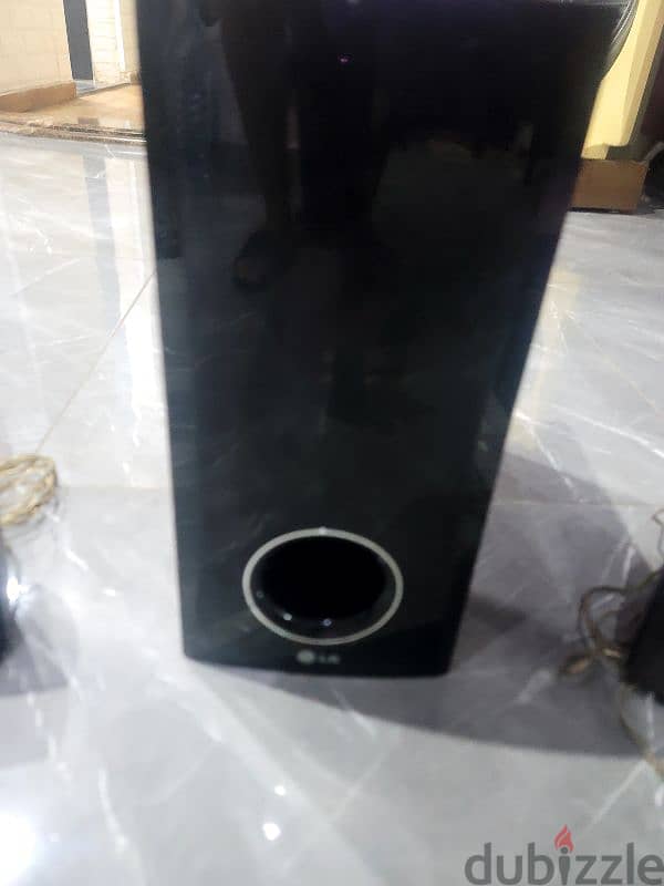 سماعات هوم ثييتر home theater LG  ٤ سماعات و صب 1