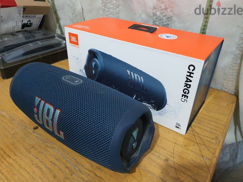 jbl charge 5 like new 2