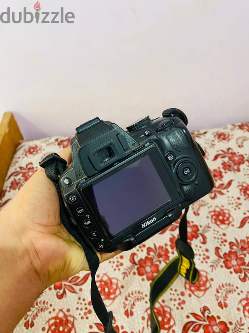 نيكون d5000 ومعاها لينس 18/55 2