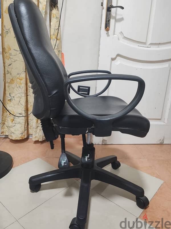 desk chair 1