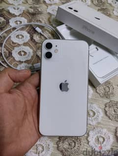 iPhone 11 with box like new بحالة ممتازة 0